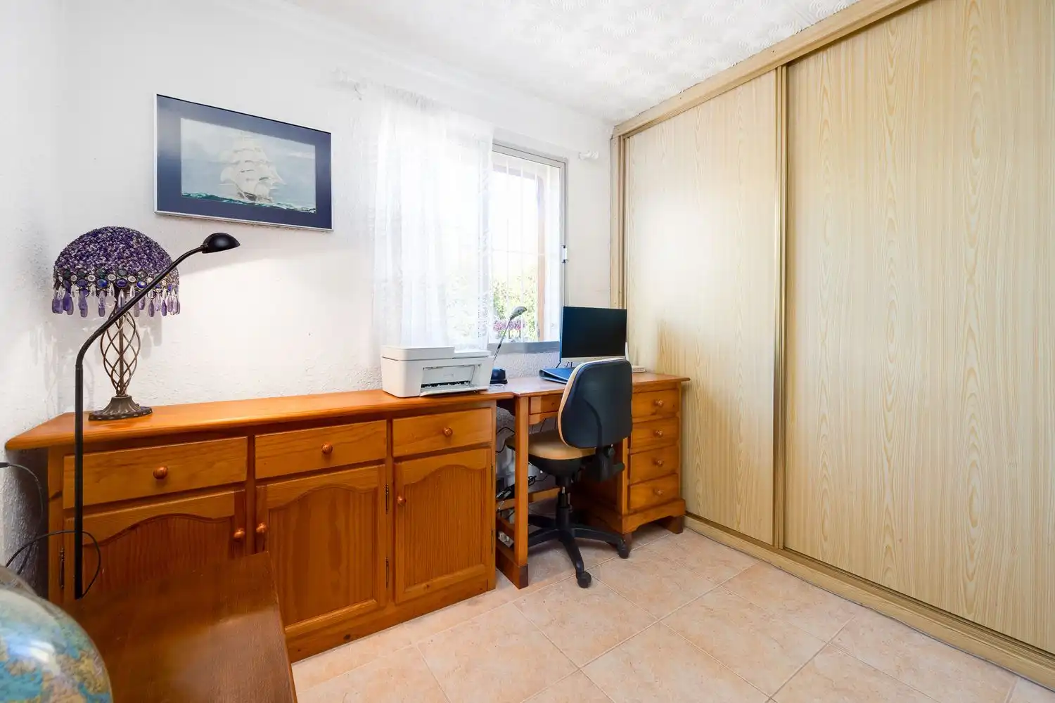 Habitación de Casa adosada en venta en Torrevieja con Aire acondicionado, Calefacción y Jardín privado