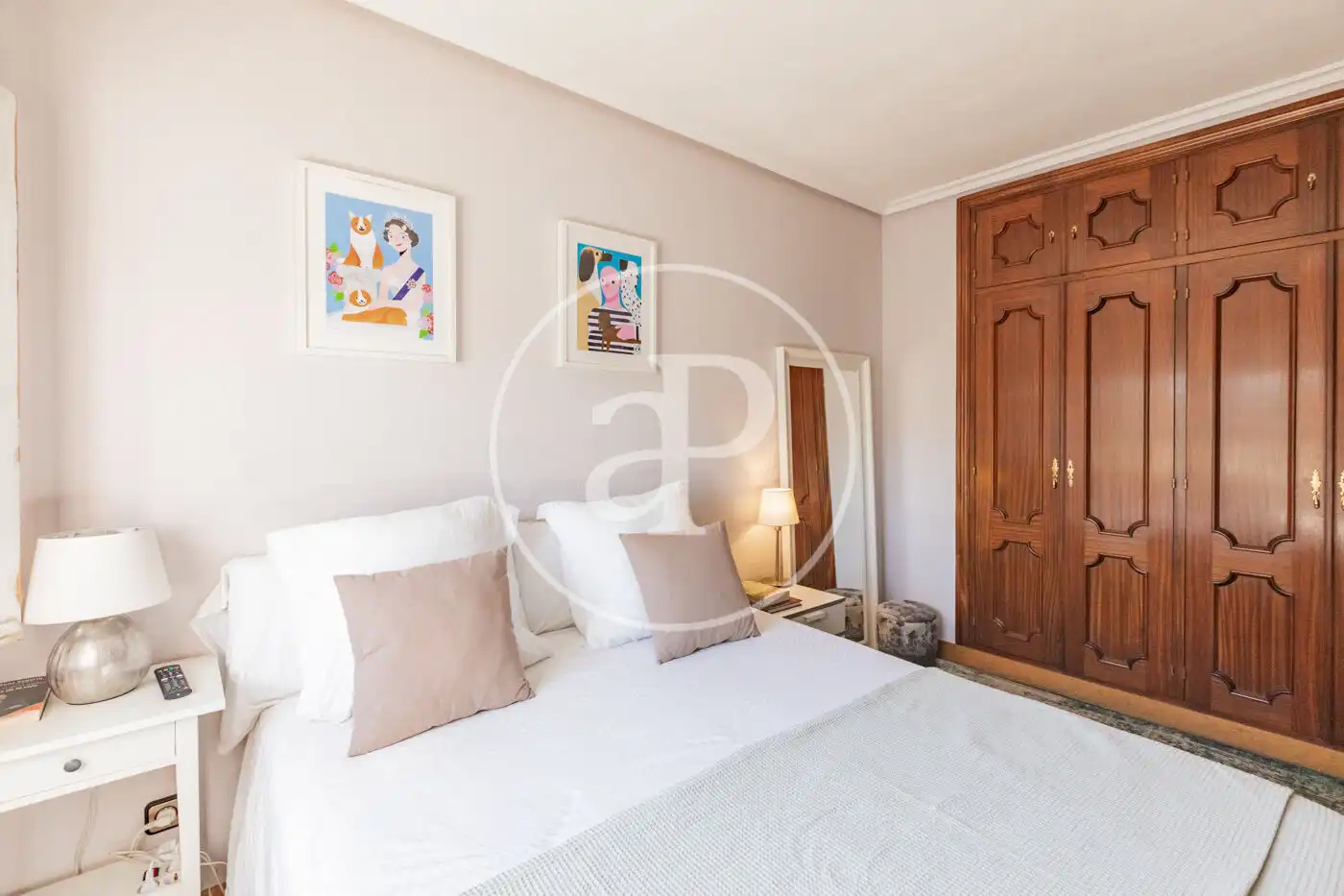 Habitación de Casa adosada en venta en Madrid con Aire acondicionado, Calefacción y Jardín privado