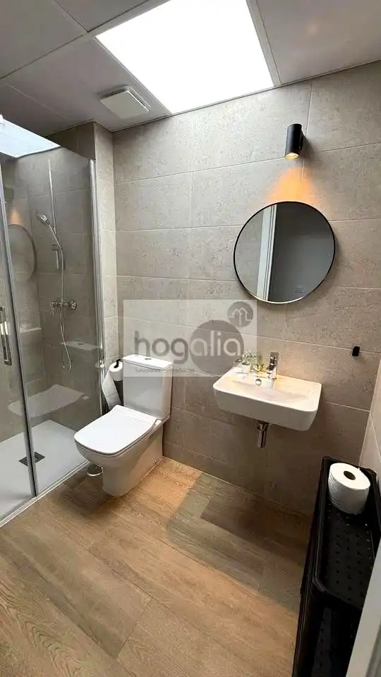 Baño de Planta baja de alquiler en Sevilla con Aire acondicionado, Trastero y Piscina