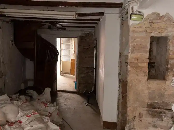 Flat for sale in  Valencia Capital  with Balcony