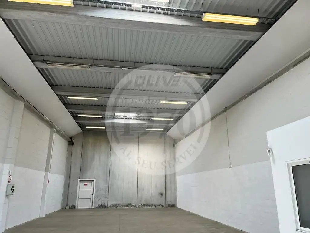 Fabrikhallen zur Miete in calle del Camí Vell, Fenals