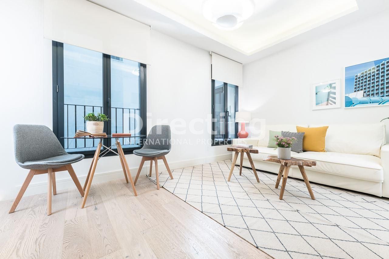 Sala d'estar de Pis en venda en  Madrid Capital amb Aire condicionat, Calefacció i Moblat