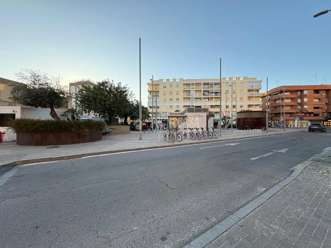 Vista exterior de Piso en venta en Sevilla con Aire acondicionado, Calefacción y Terraza