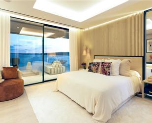 Bedroom of Apartment for sale in Estepona  with Air Conditioner, Terrace and Community pool