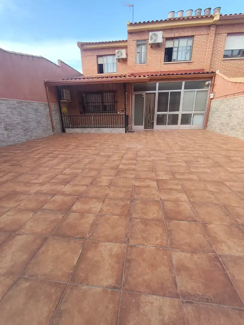 Detached homes for rent in Santa María de Benquerencia