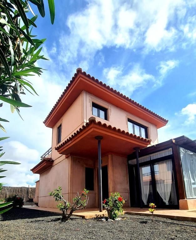 Vista exterior de Casa o xalet en venda en La Oliva amb Jardí privat, Terrassa i Moblat