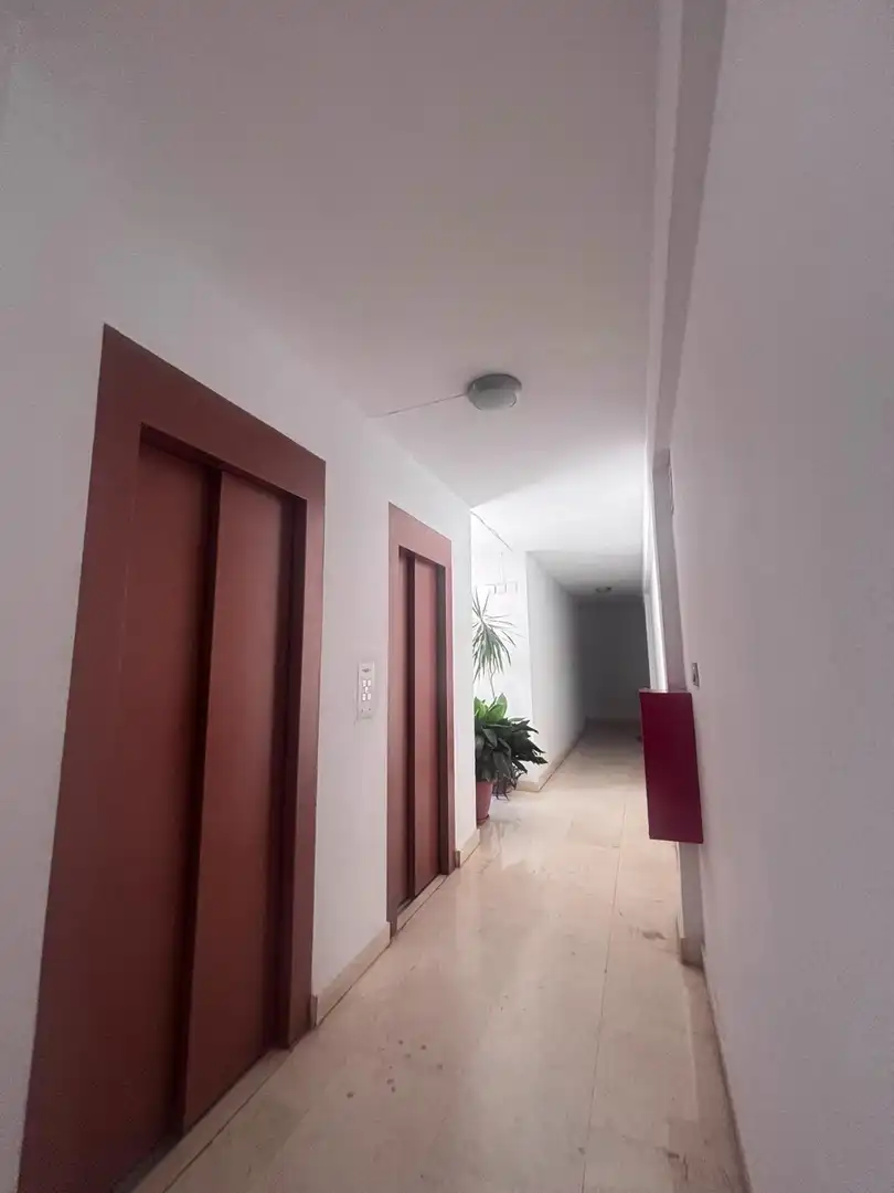 Piso de alquiler en Granada con Terraza y Amueblado