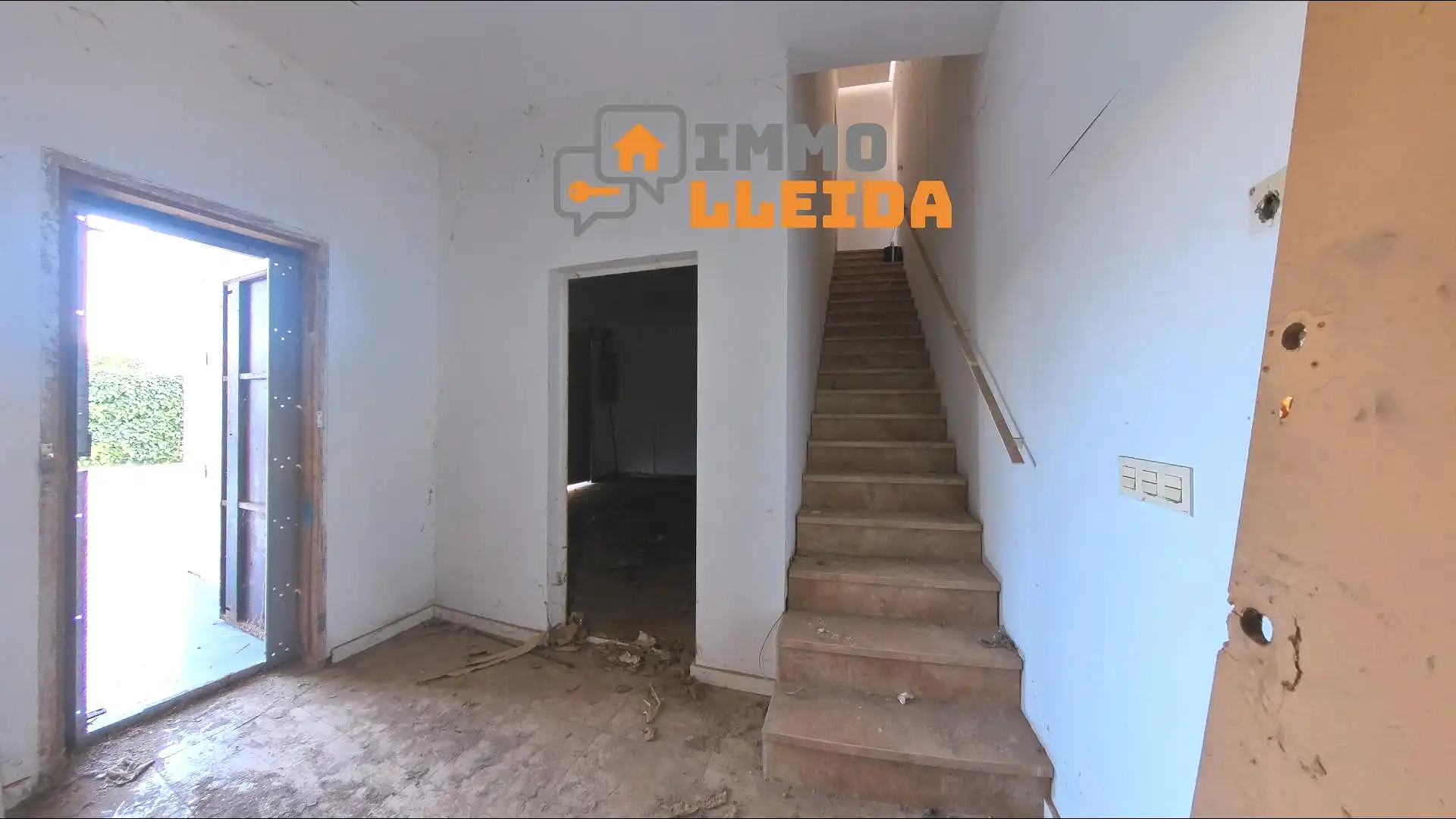 Casa adosada en venta en Linyola con Terraza