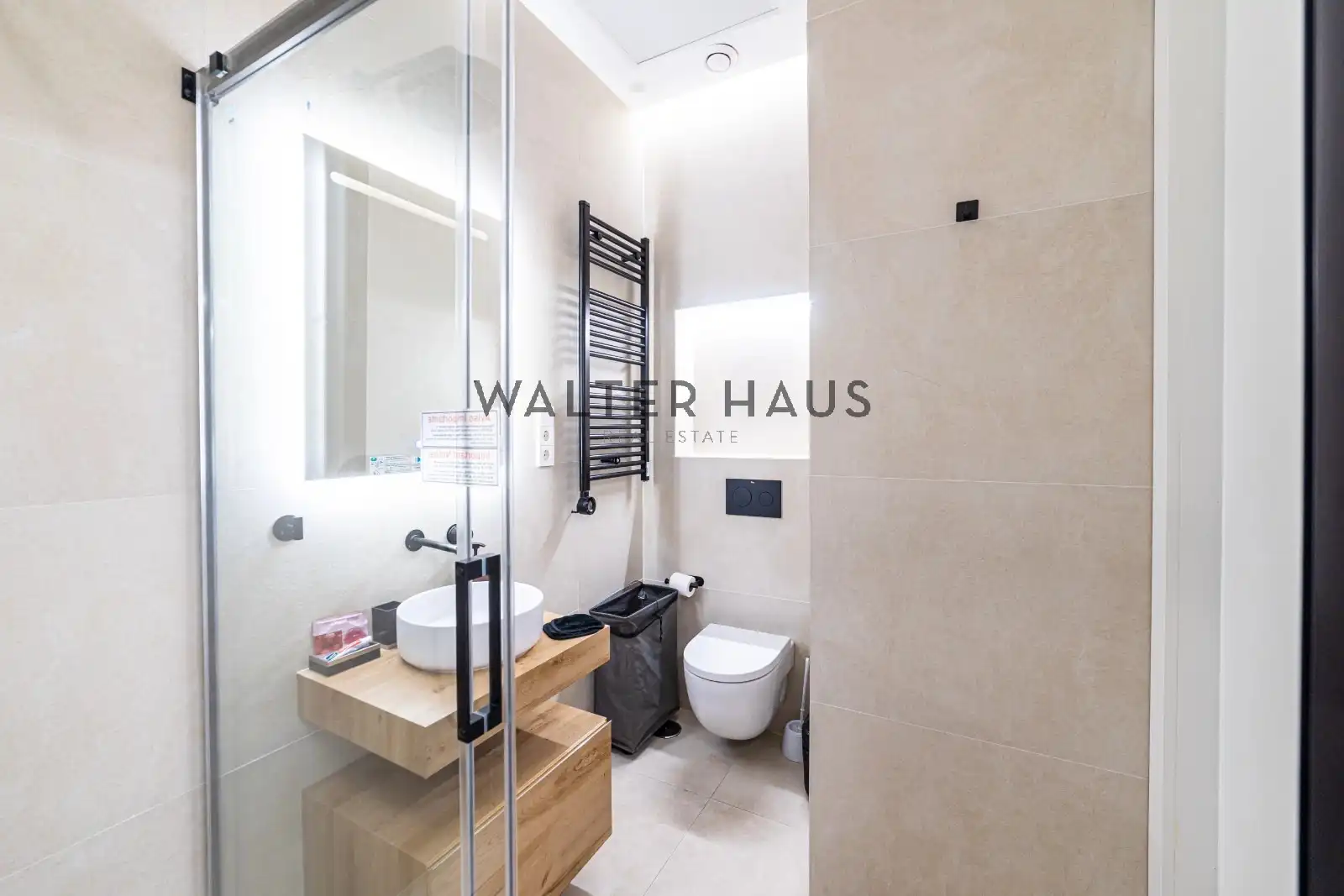 Baño de Piso en venta en Madrid con Aire acondicionado, Calefacción y Amueblado