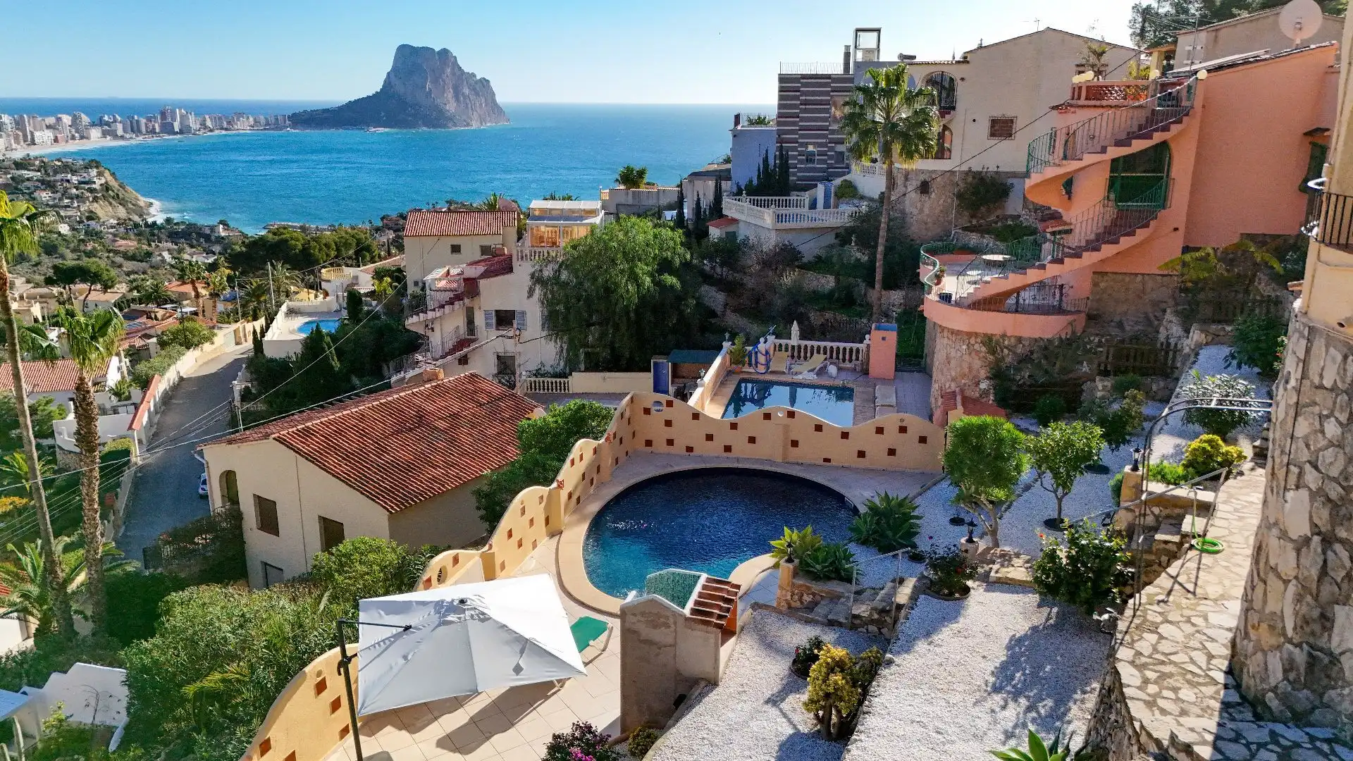 Exterior view of Houses for sale in Calpe / Calp