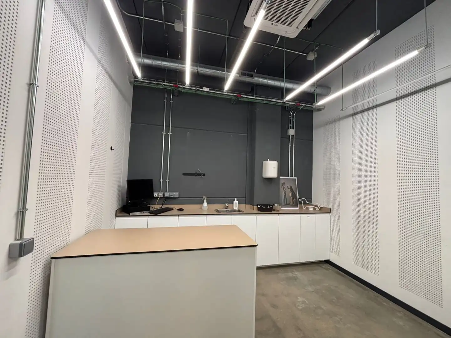 Cocina de Local en venta en Las Rozas de Madrid con Aire acondicionado, Calefacción y Amueblado