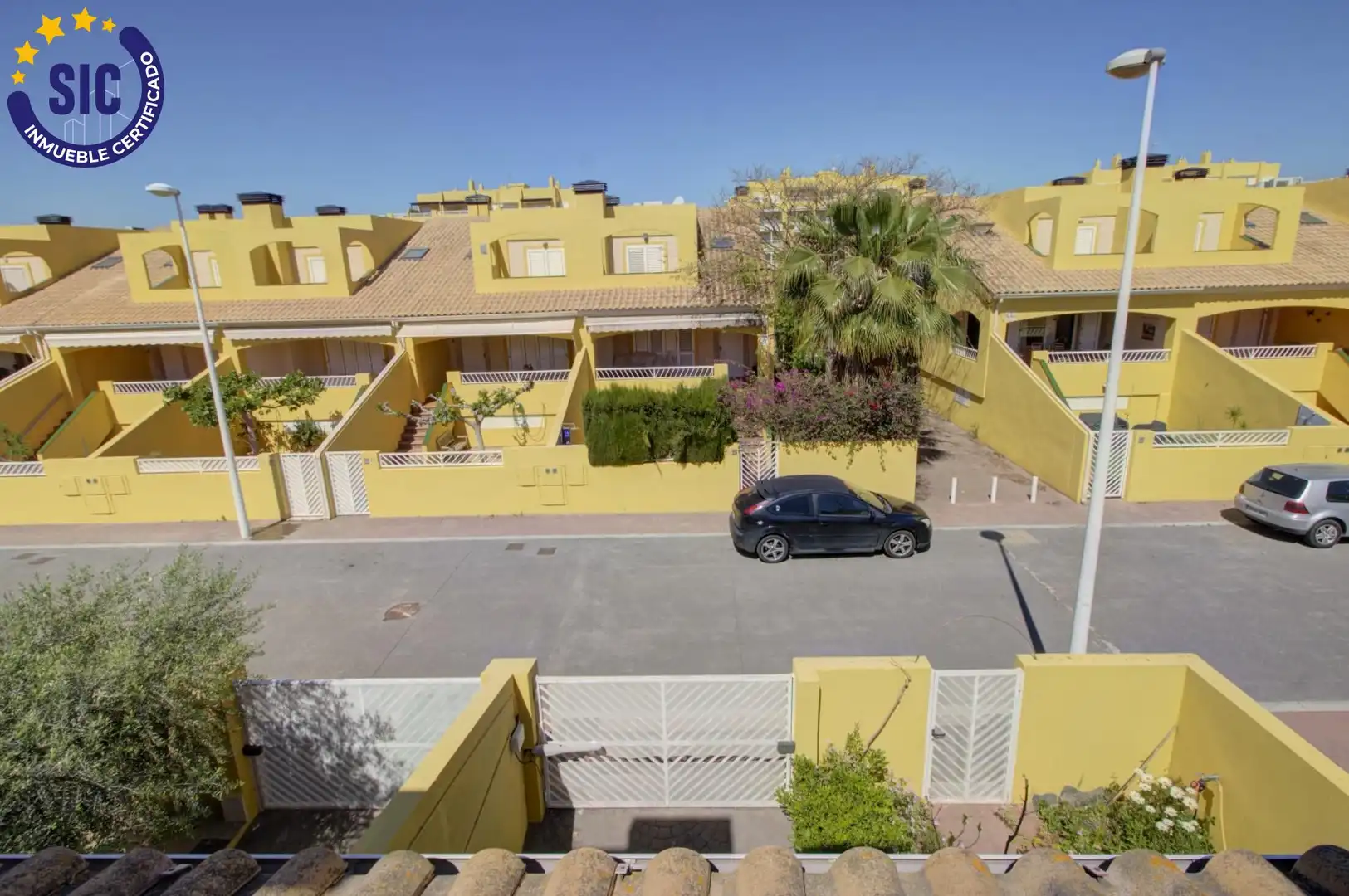 Vista exterior de Casa adosada en venda en Sagunto / Sagunt amb Aire condicionat, Calefacció i Jardí privat