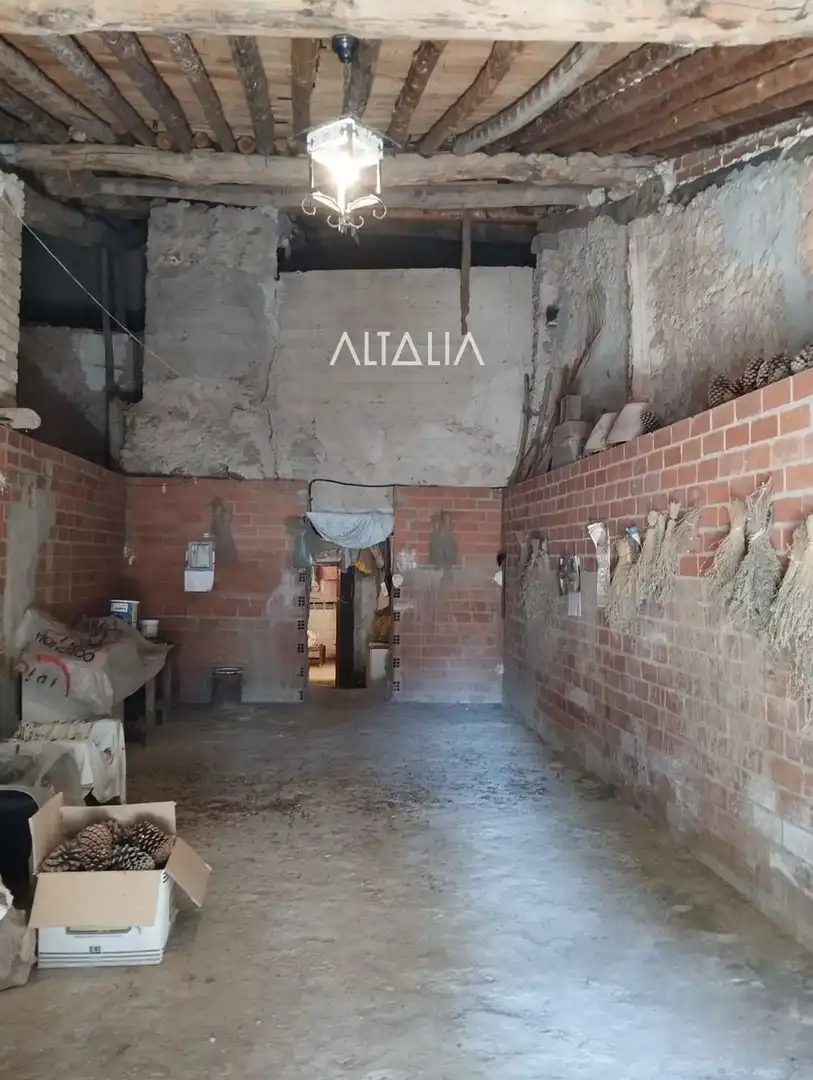 Houses for sale in Sotorribas  with Storage room