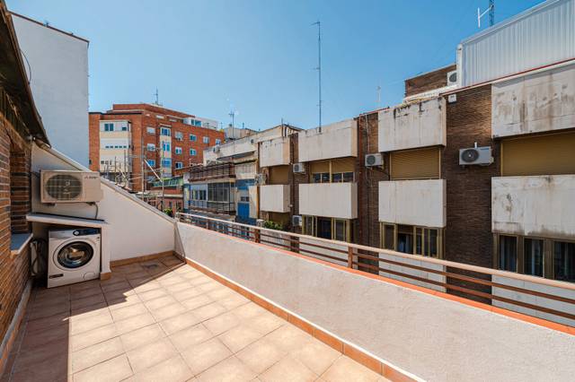 Estudio en Alquiler en Fuente del Saz, 6 en Hispanoamérica - Bernabéu