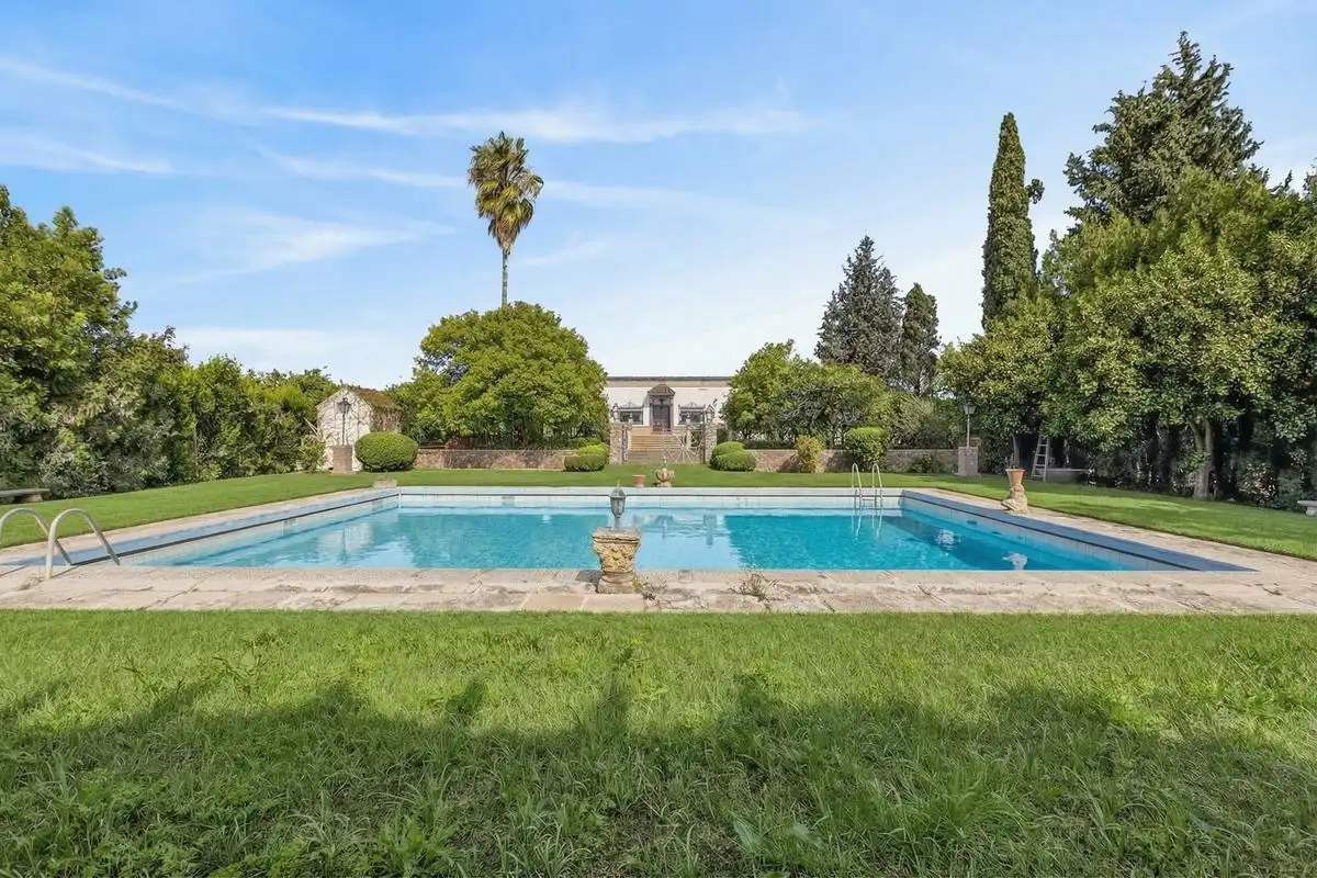Finca rústica en venta en C. Pablo Picasso, Lora del Río