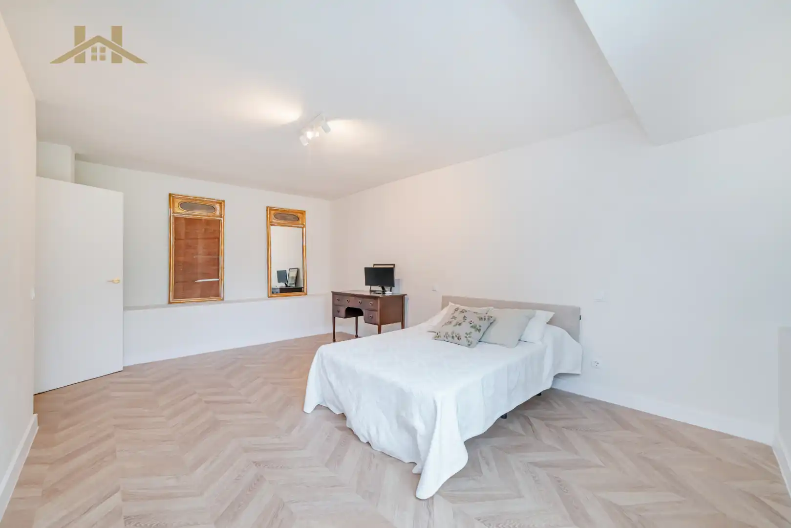 Habitación de Casa adosada en venta en Las Rozas de Madrid con Aire acondicionado, Calefacción y Jardín privado