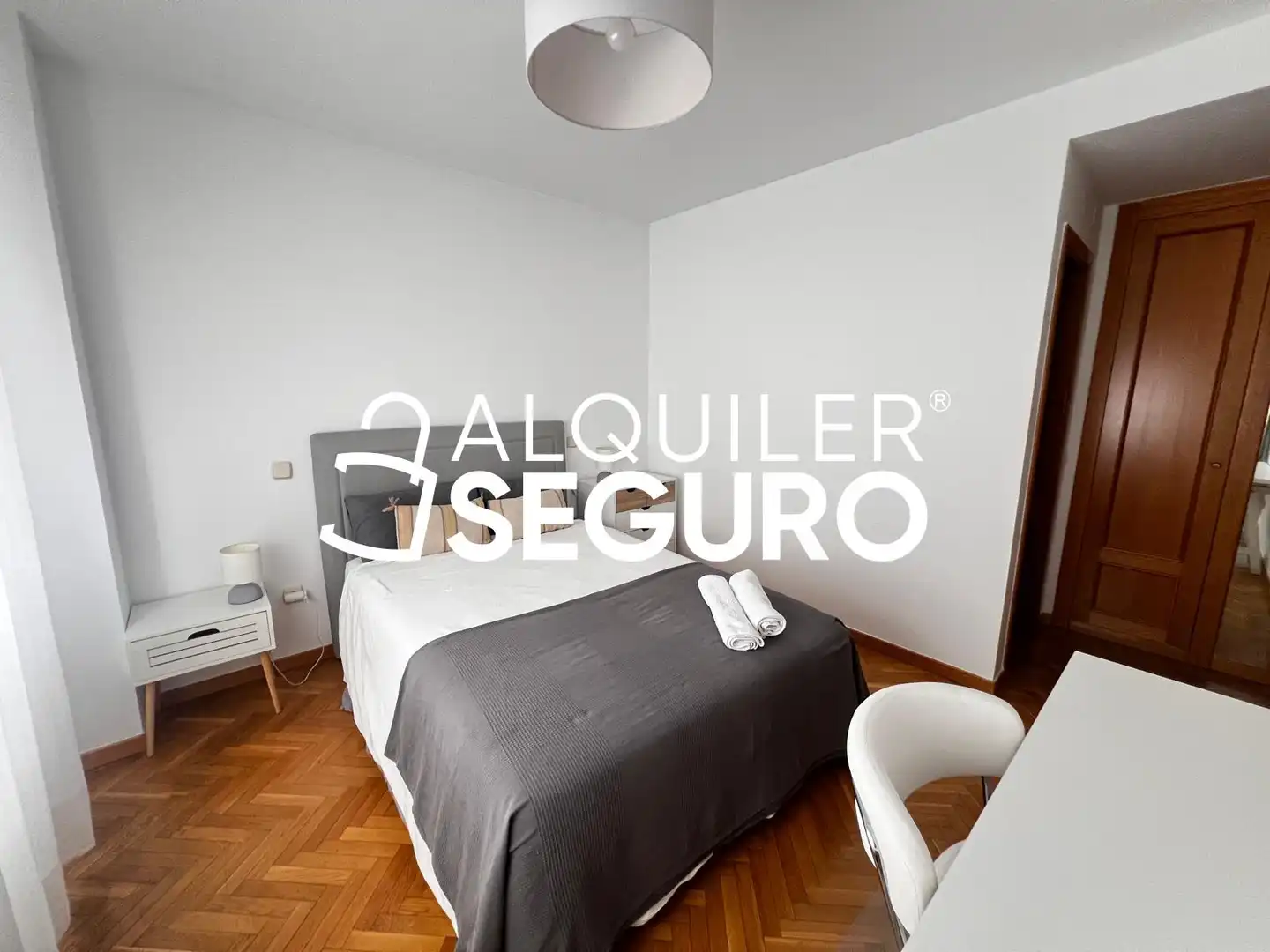 Habitación de Piso de alquiler en Madrid con Calefacción, Trastero y Amueblado