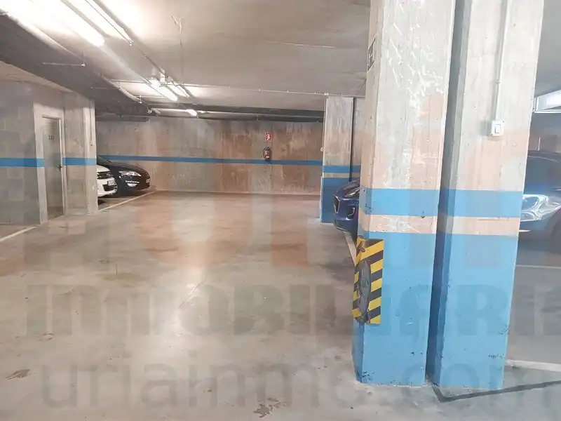 Parking de Piso en venta en Oviedo  con Calefacción, Amueblado y Horno