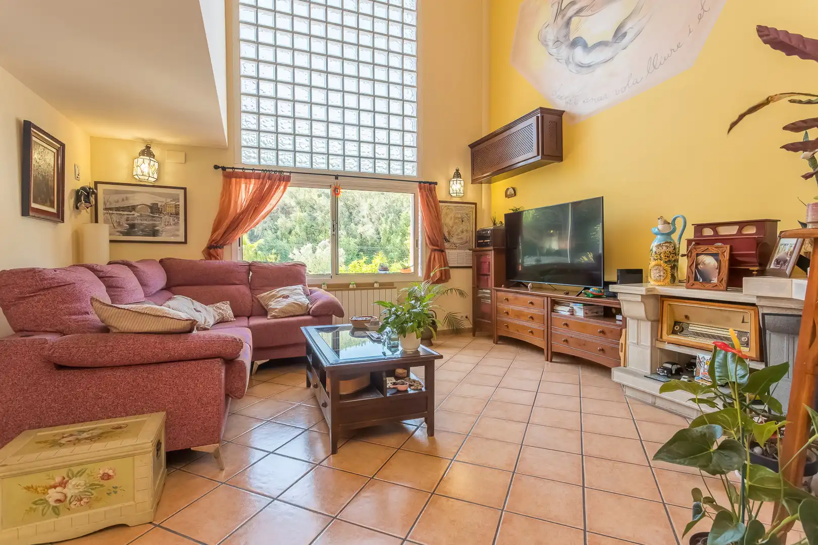 Sala de estar de Casa o chalet en venta en Gavà con Calefacción, Piscina y Horno
