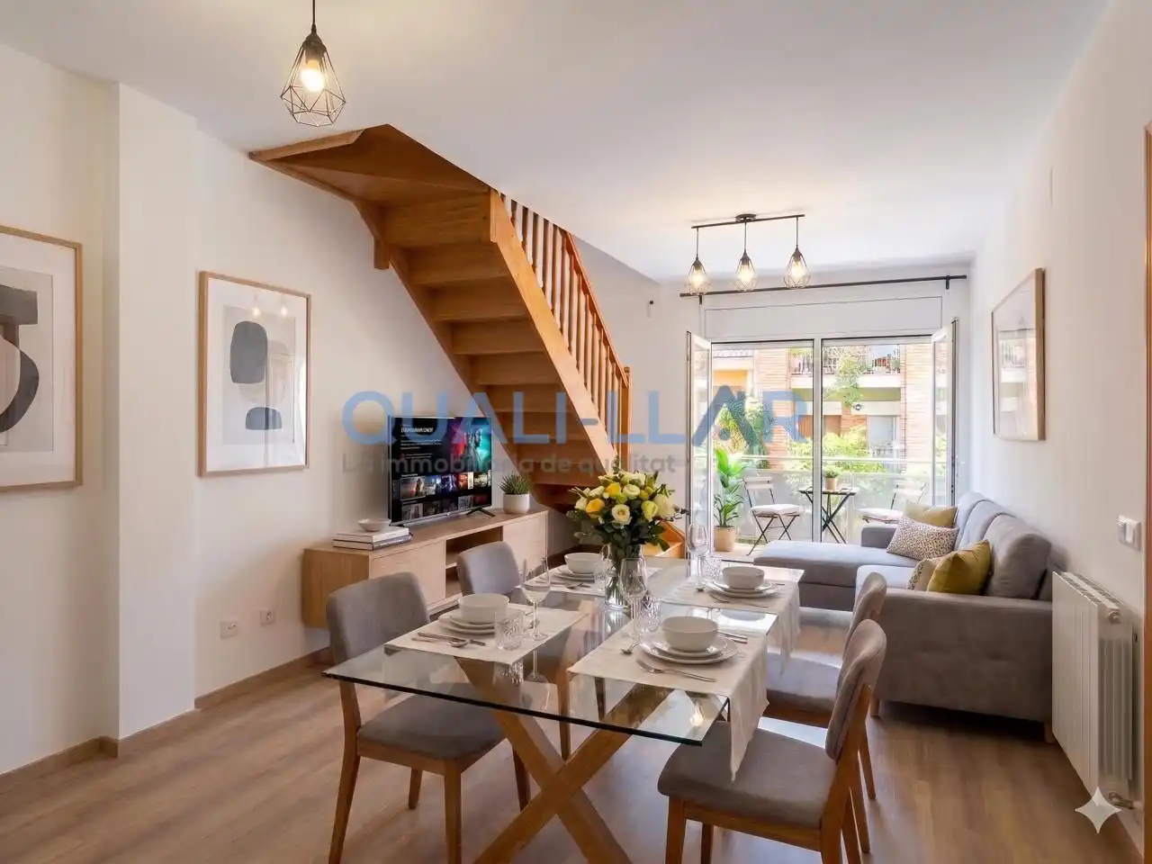 Comedor de Piso en venta en Cornellà de Llobregat con Aire acondicionado, Calefacción y Parquet
