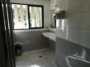 Bany de Oficina de lloguer en Pozuelo de Alarcón amb Aire condicionat