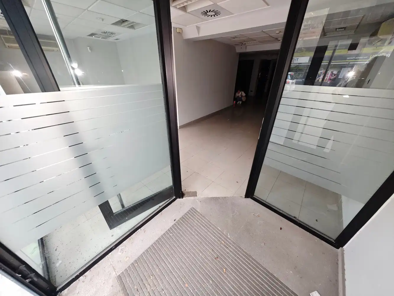 Local en venta en Alicante / Alacant con Aire acondicionado