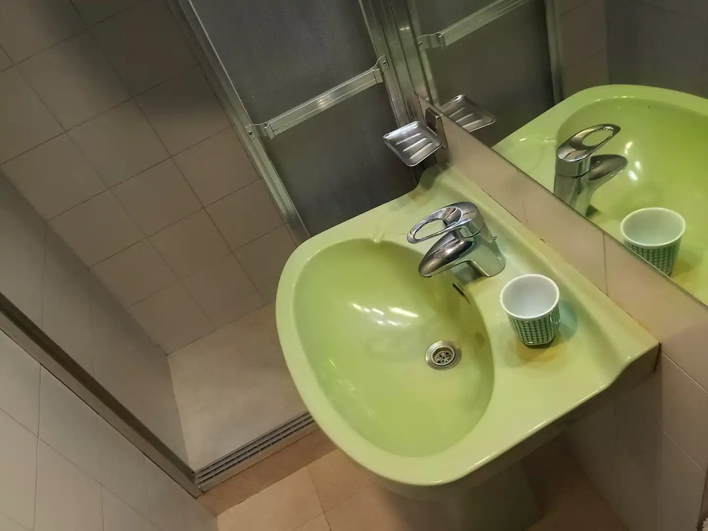 Baño de Piso de alquiler en Oviedo  con Calefacción, Parquet y Amueblado
