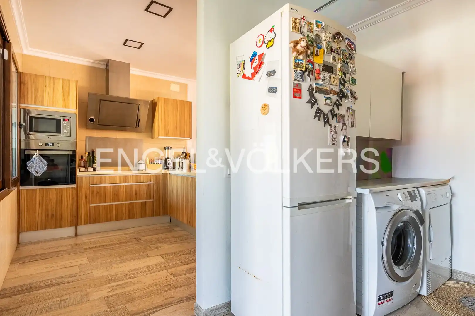 Kitchen of Houses for sale in Valencina de la Concepción  with Air Conditioner, Heating and Private garden