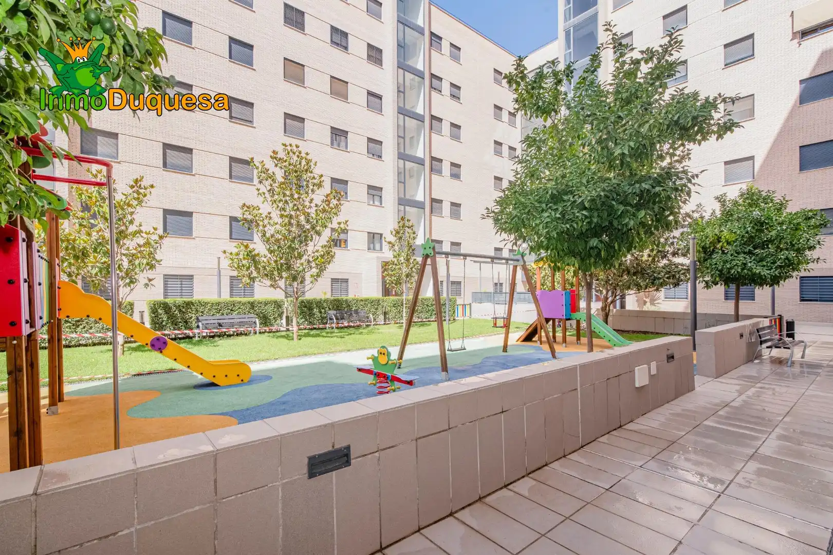 Terraza de Piso en venta en Granada con Aire acondicionado, Calefacción y Jardín privado