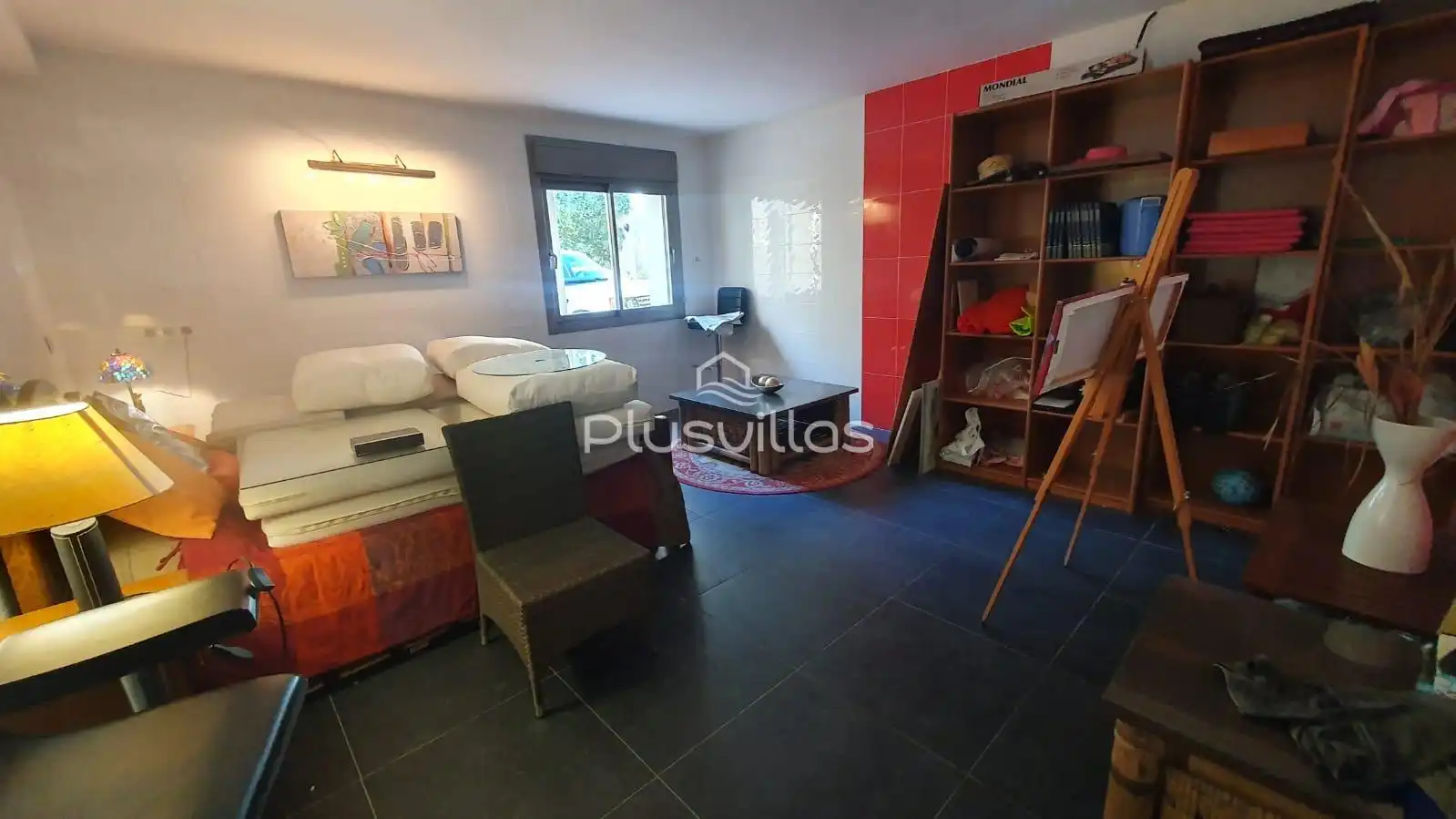 Sala d'estar de Casa o xalet en venda en Zona Pueblo