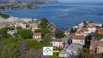 Vista exterior de Casa o xalet en venda en Llançà amb Aire condicionat, Calefacció i Jardí privat