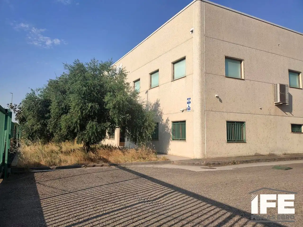 Vista exterior de Nau industrial de lloguer en Alagón