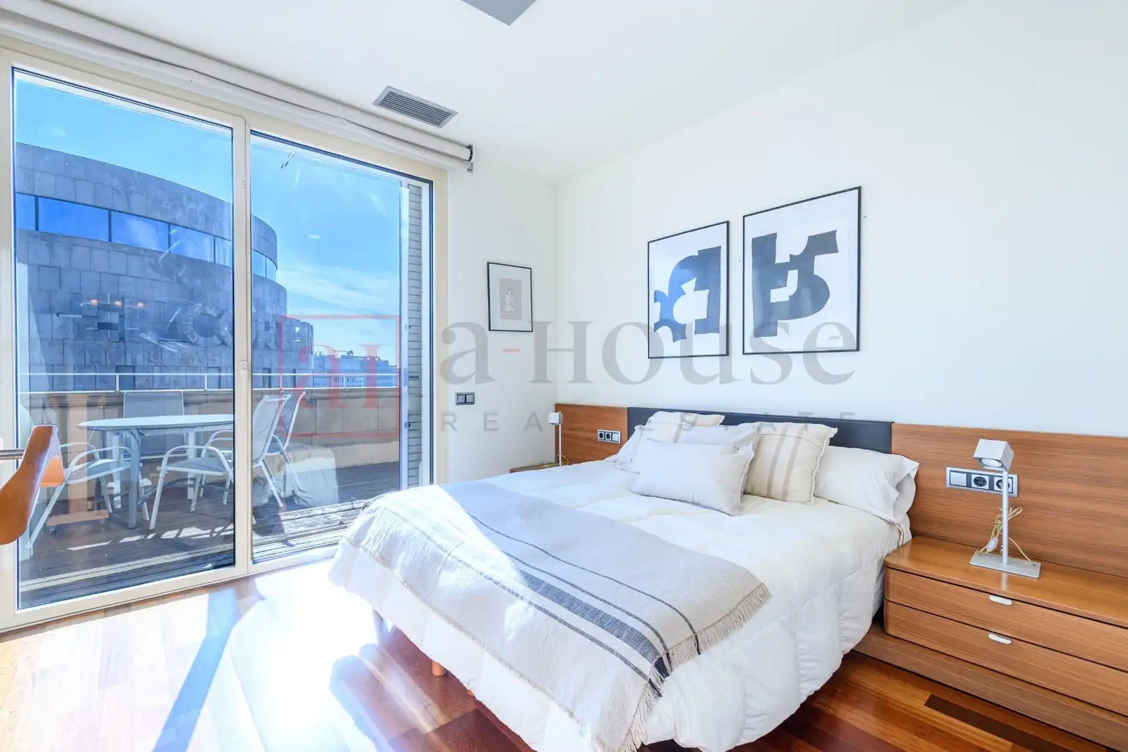 Habitación de Ático en venta en Barcelona con Aire acondicionado, Calefacción y Parquet