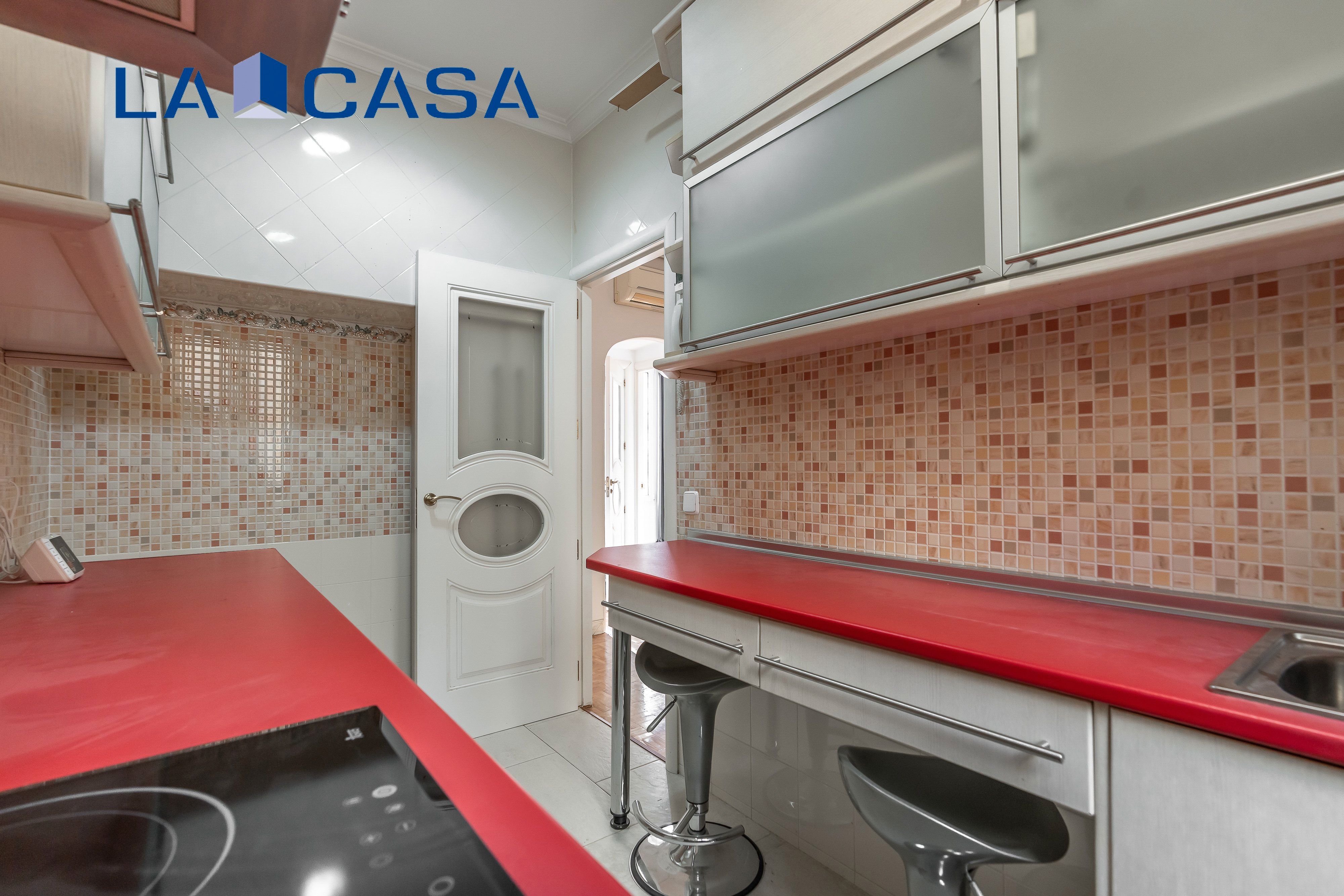 Kitchen of Flat for sale in  Madrid Capital  with Heating
