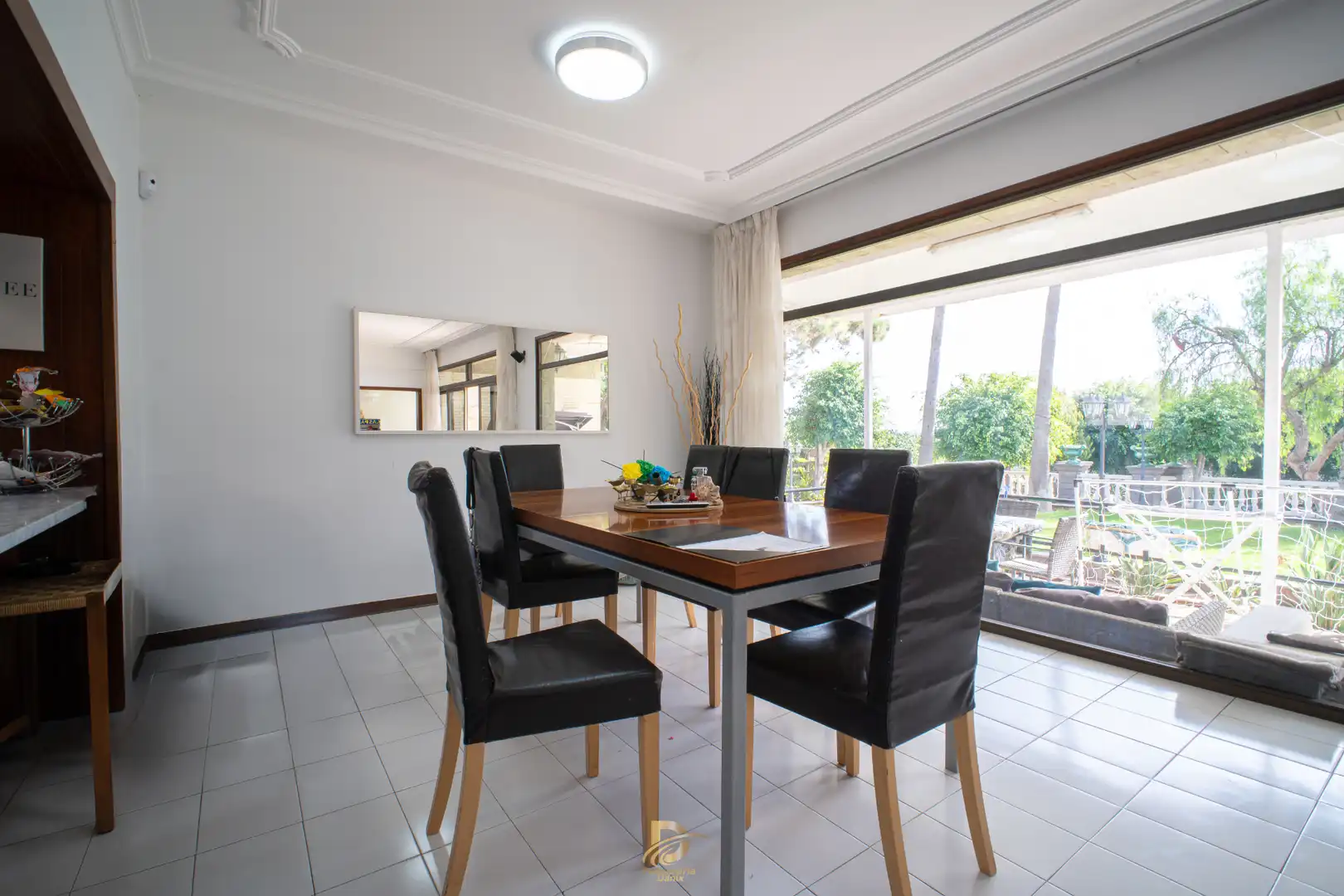 Menjador de Casa o xalet en venda en Las Palmas de Gran Canaria amb Aire condicionat, Jardí privat i Terrassa