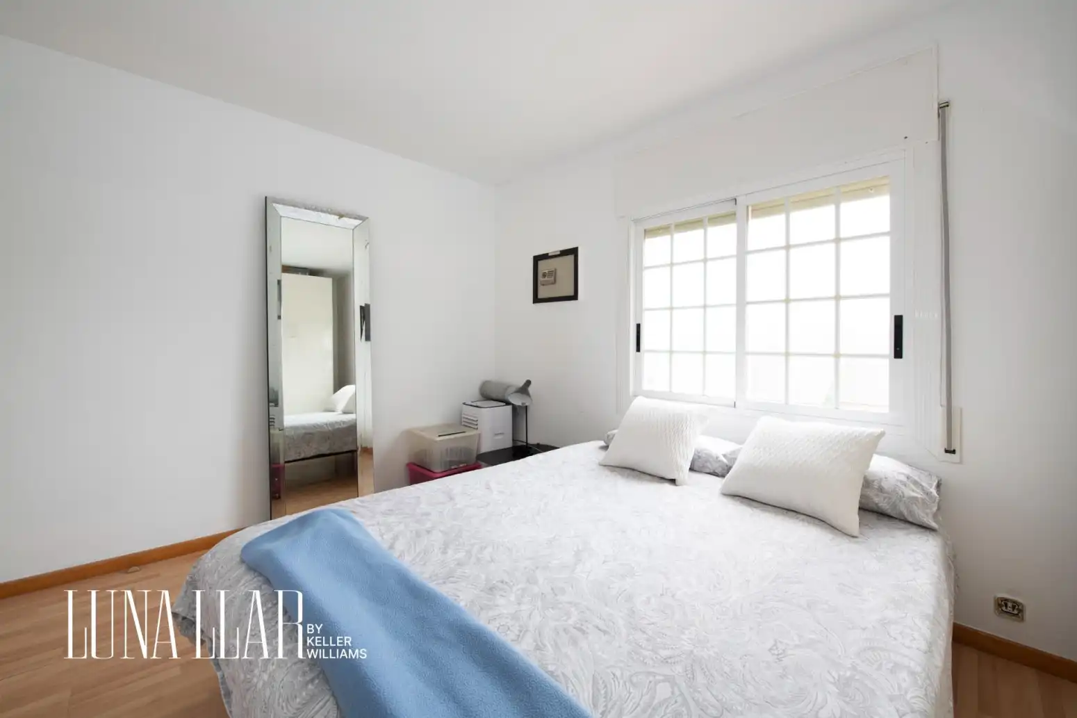 Bedroom of Attic for sale in Castelldefels  with Air Conditioner, Heating and Parquet flooring