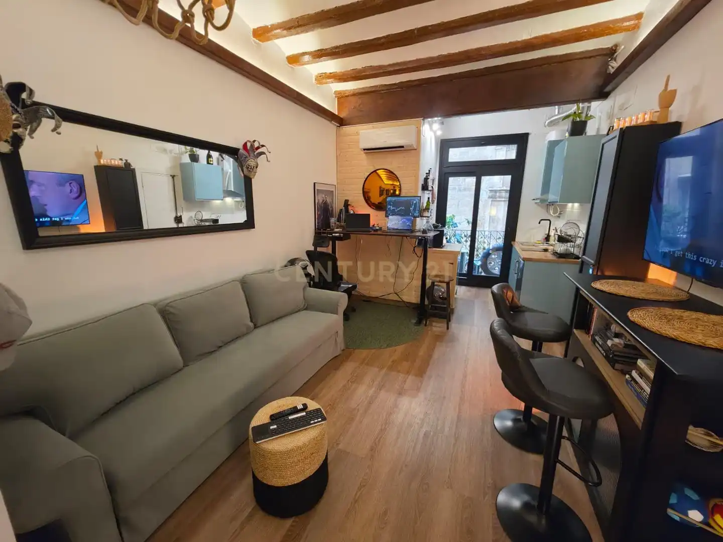 Living room of Flat for sale in Barcelona  with Air Conditioner and Balcony