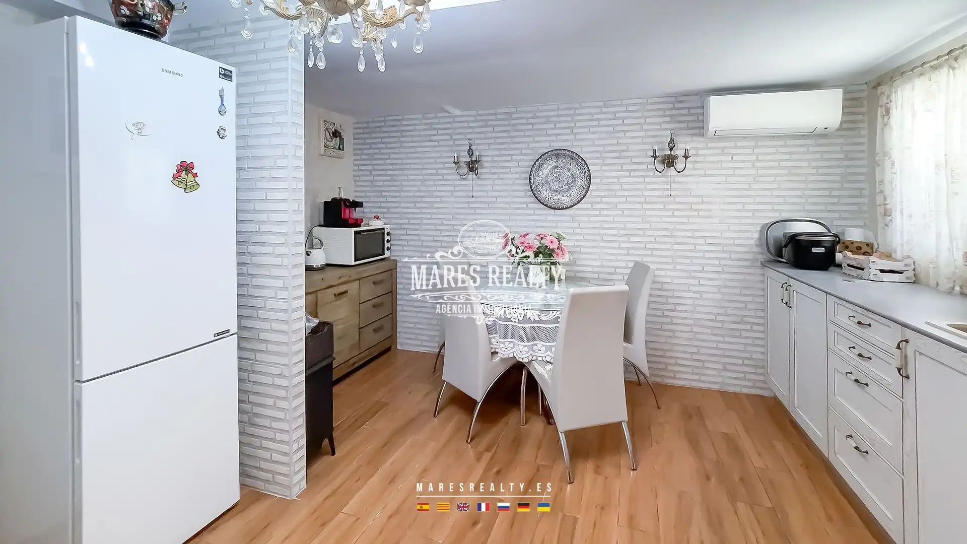 Küche von Haus oder Chalet zum Verkauf in Lloret de Mar mit Klimaanlage, Heizung und Privatgarten
