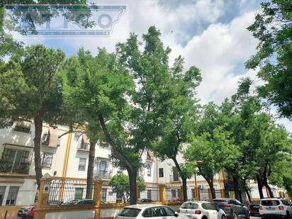 Exterior view of Flat for sale in  Sevilla Capital
