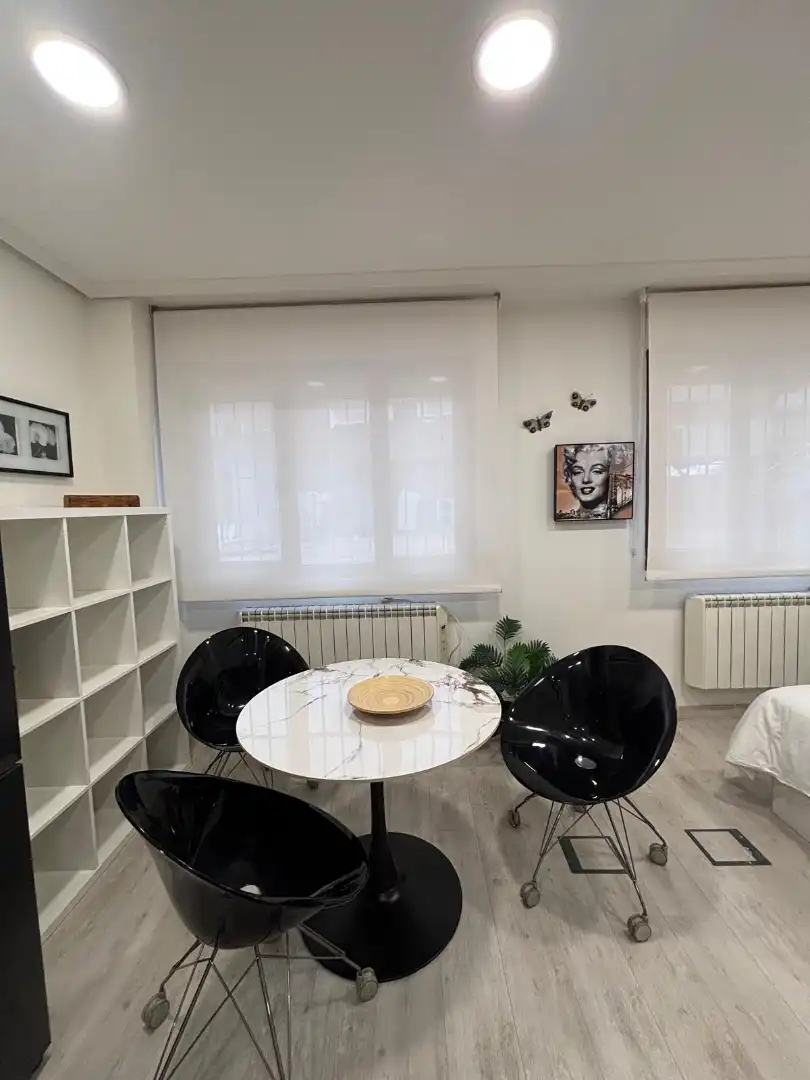 Comedor de Apartamento de alquiler en Oviedo  con Calefacción, Parquet y Amueblado