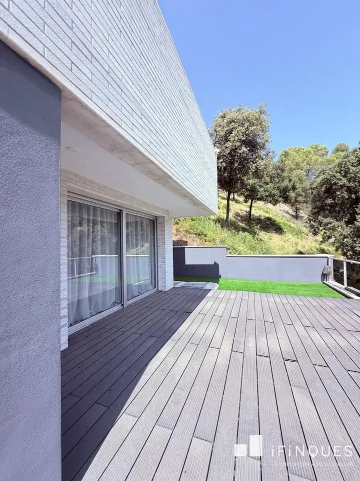 Terrassa de Casa adosada en venda en Castellar del Vallès amb Jardí privat, Terrassa i Balcó