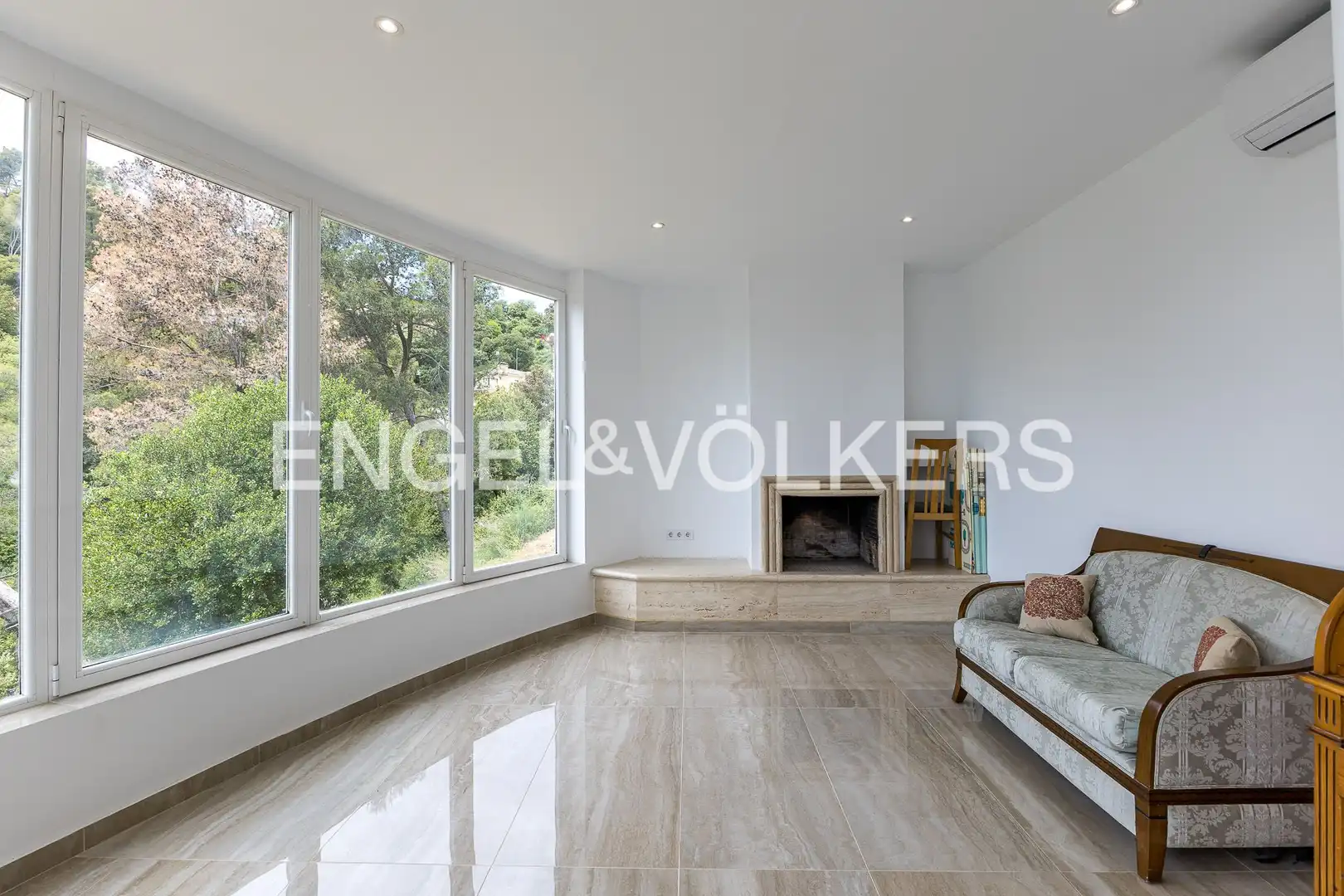 Sala de estar de Casa o chalet de alquiler en Corbera de Llobregat con Aire acondicionado, Calefacción y Jardín privado