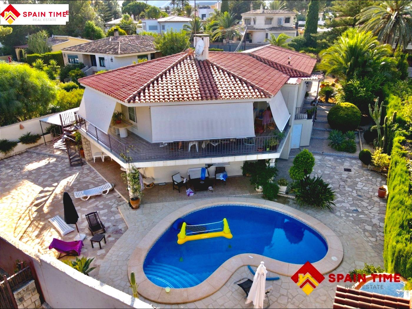 Vista exterior de Apartament en venda en Benidorm amb Aire condicionat, Calefacció i Jardí privat