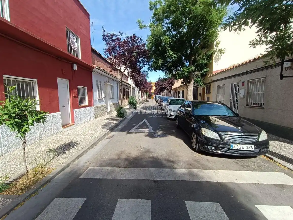 Exterior view of Detached homes for sale in Zaragoza