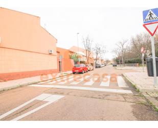 Exterior view of Single-family semi-detached to rent in Badajoz Capital  with Air Conditioner