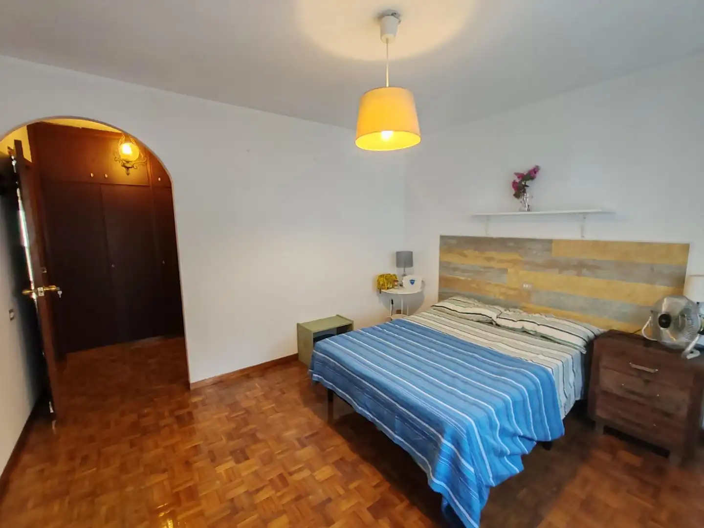 Habitación de Edificio en venta en Boiro