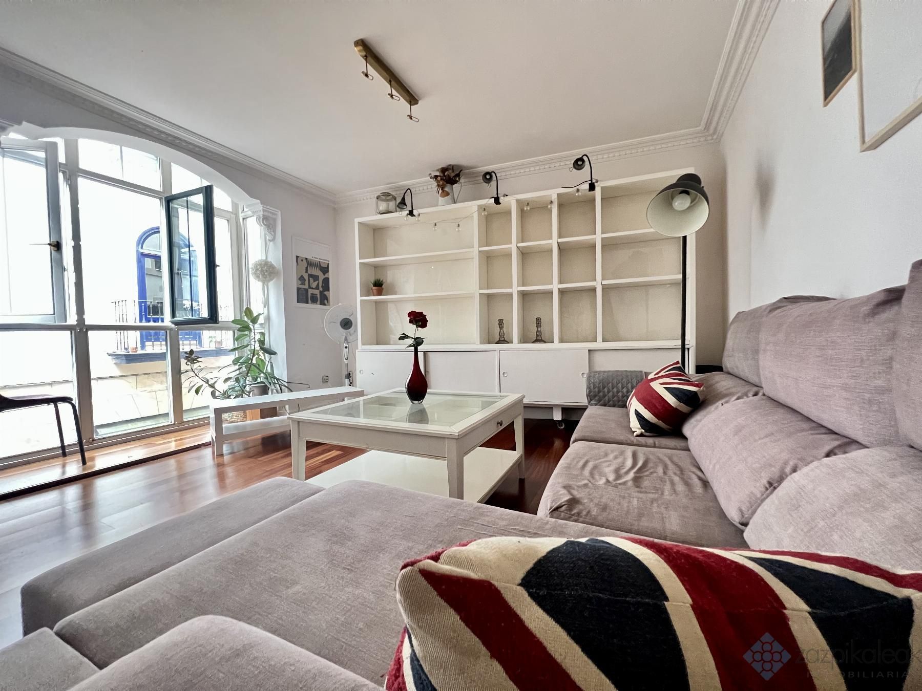 Living room of Flat for sale in Bilbao   with Furnished and Balcony