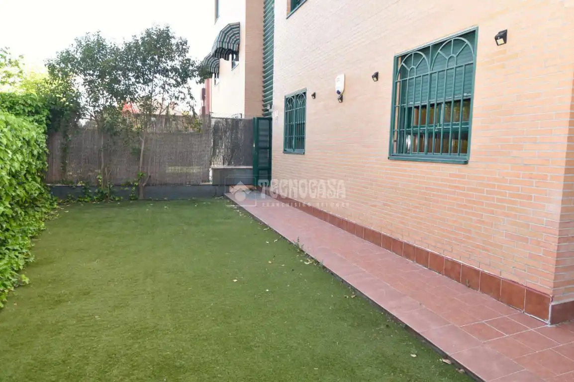 Jardín de Piso en venta en Boadilla del Monte con Jardín privado