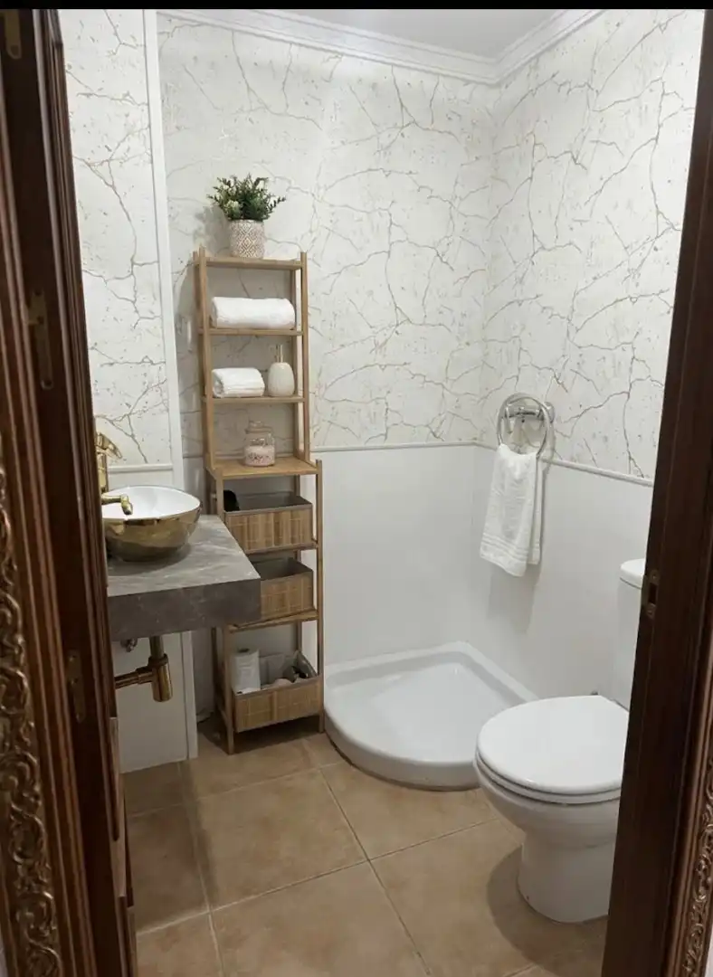 Baño de Casa adosada en venta en Coín con Aire acondicionado, Parquet y Terraza