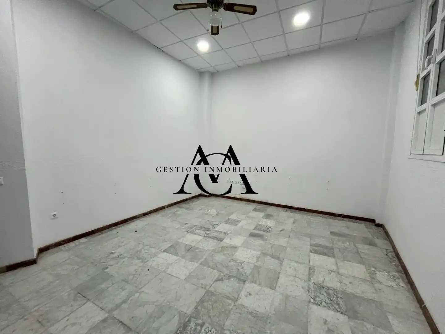 Oficina en venta en Lucena